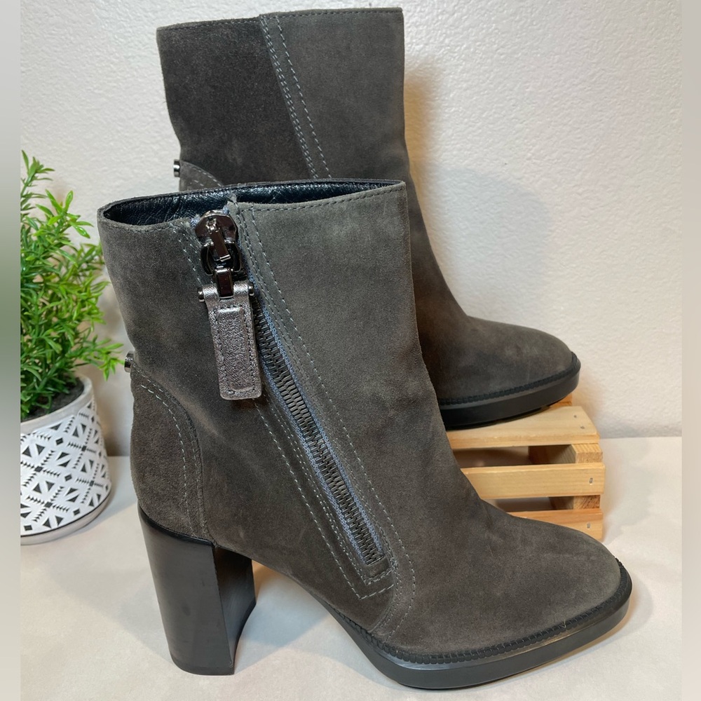 Aquatalia “Ilenia” Pewter Grey Heeled Boots Side Zipper Metallic Accents | EUC